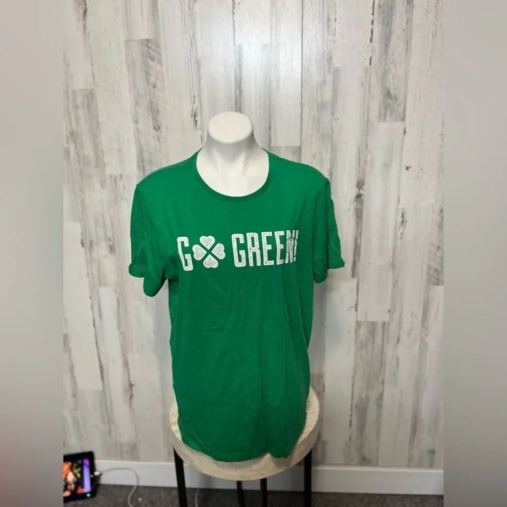 Old Navy Go Green Shamrock Graphic T Shirt Womens Large St Patricks Day Crew Nec